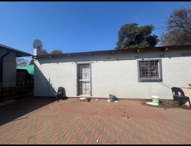 6 BEDROOM HOUSE FOR SALE IN VANDERBIJLPARK CW 6
